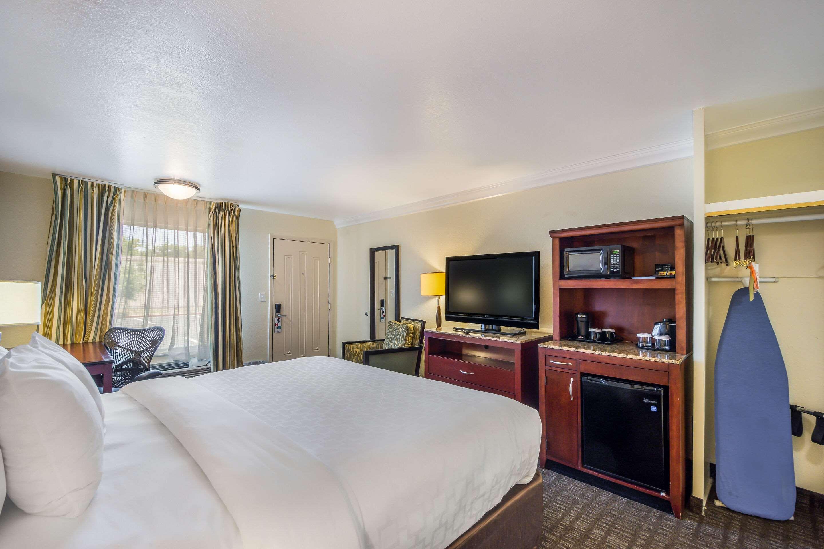 Clarion Inn & Suites Central Clearwater Beach Dış mekan fotoğraf