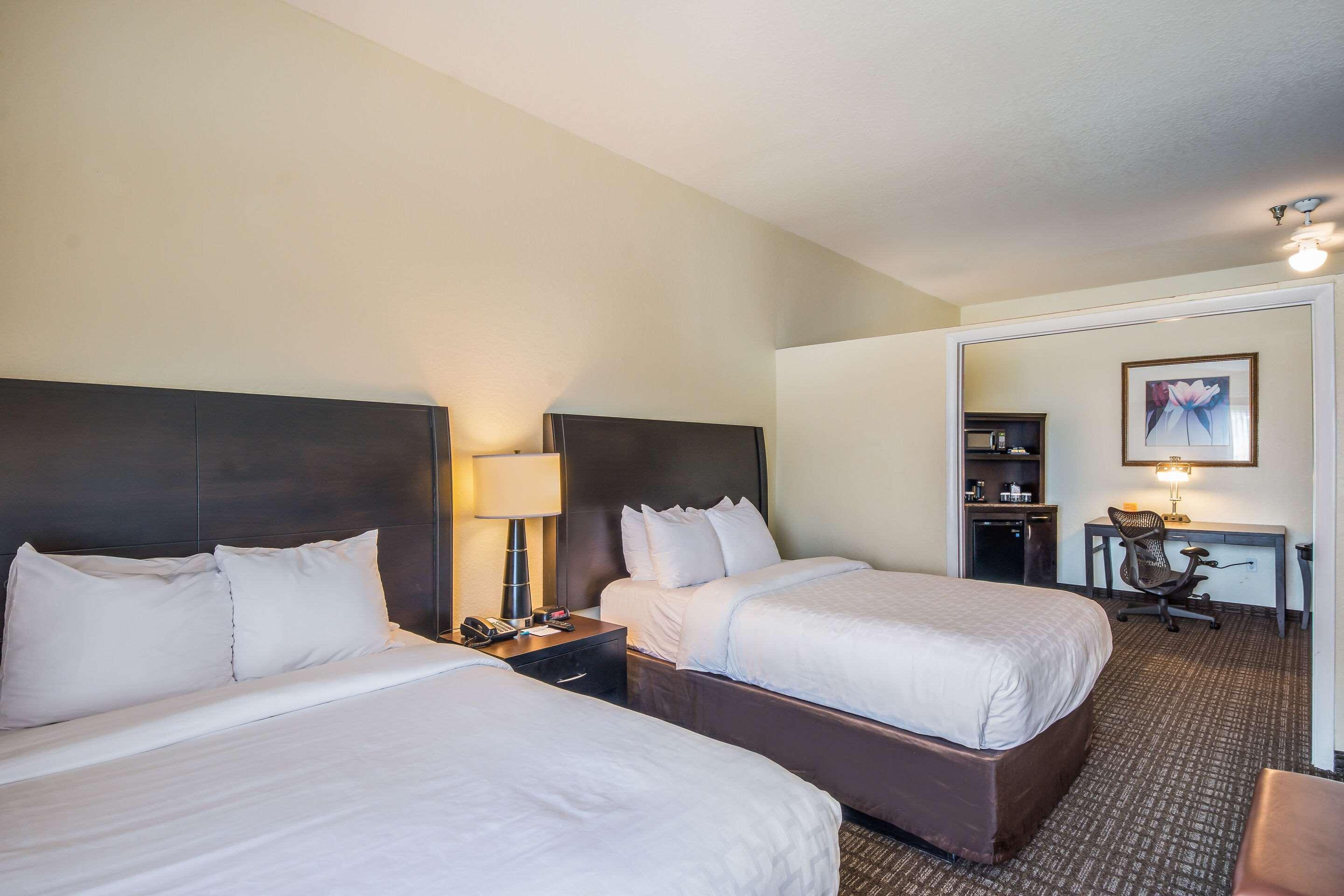 Clarion Inn & Suites Central Clearwater Beach Dış mekan fotoğraf