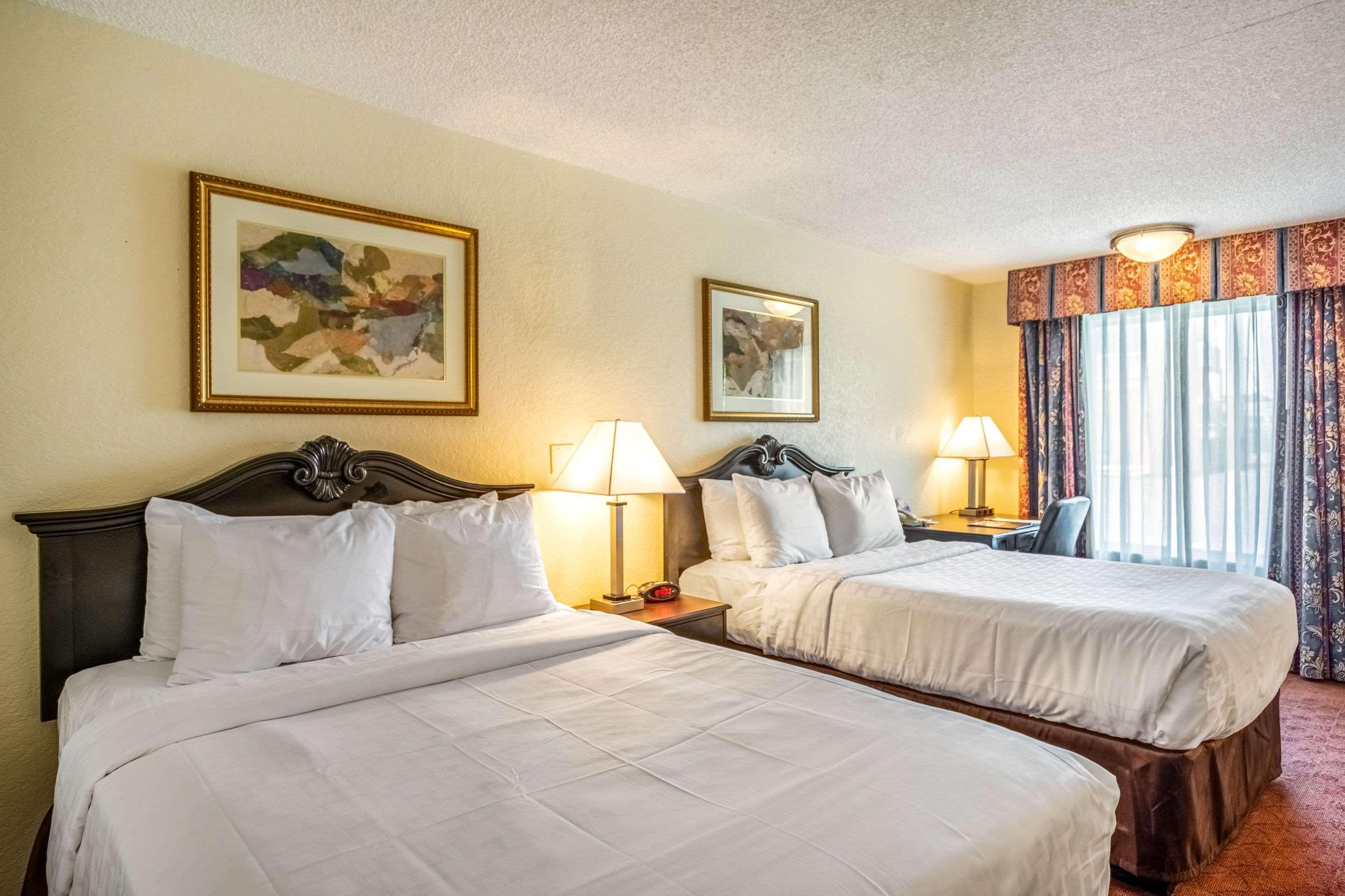 Clarion Inn & Suites Central Clearwater Beach Dış mekan fotoğraf