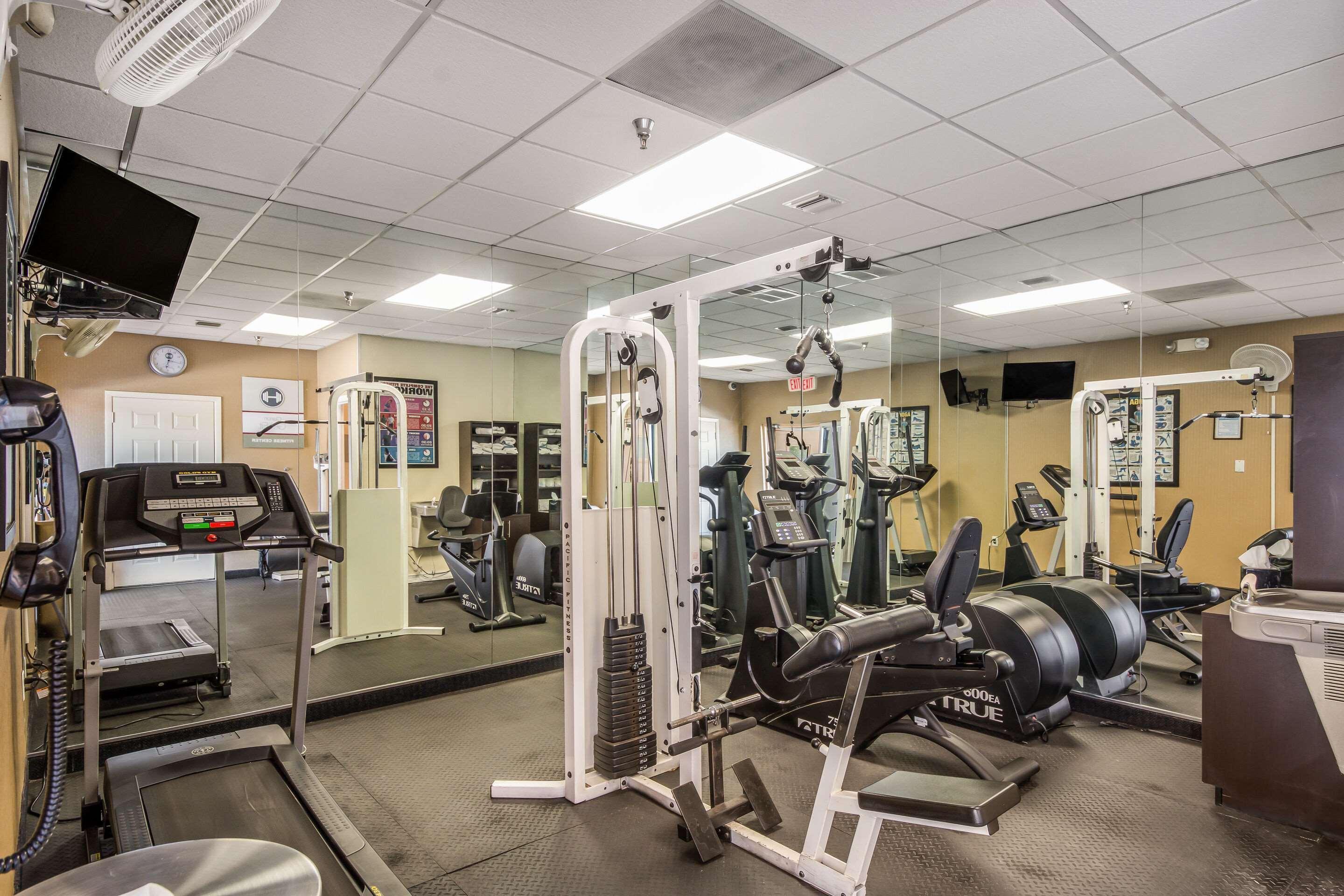 Clarion Inn & Suites Central Clearwater Beach Dış mekan fotoğraf