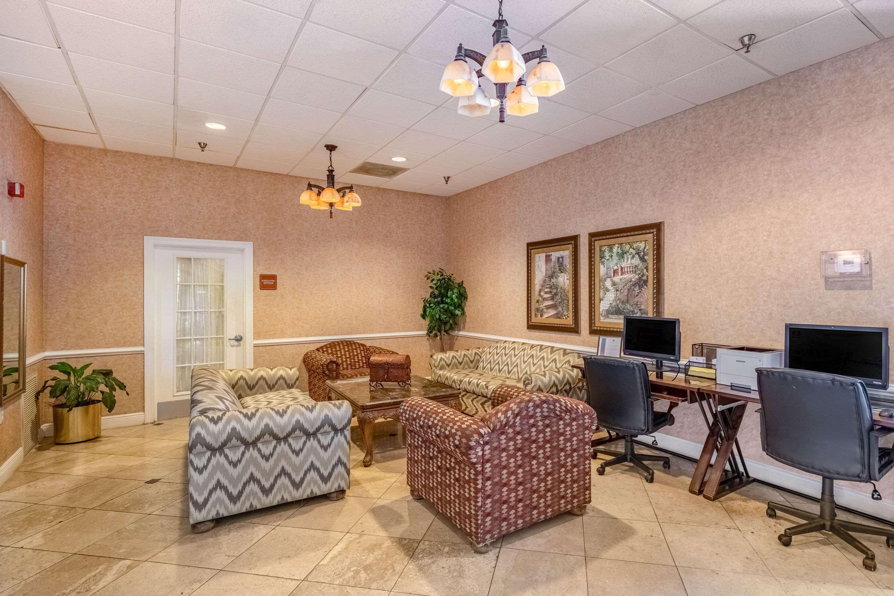 Clarion Inn & Suites Central Clearwater Beach Dış mekan fotoğraf