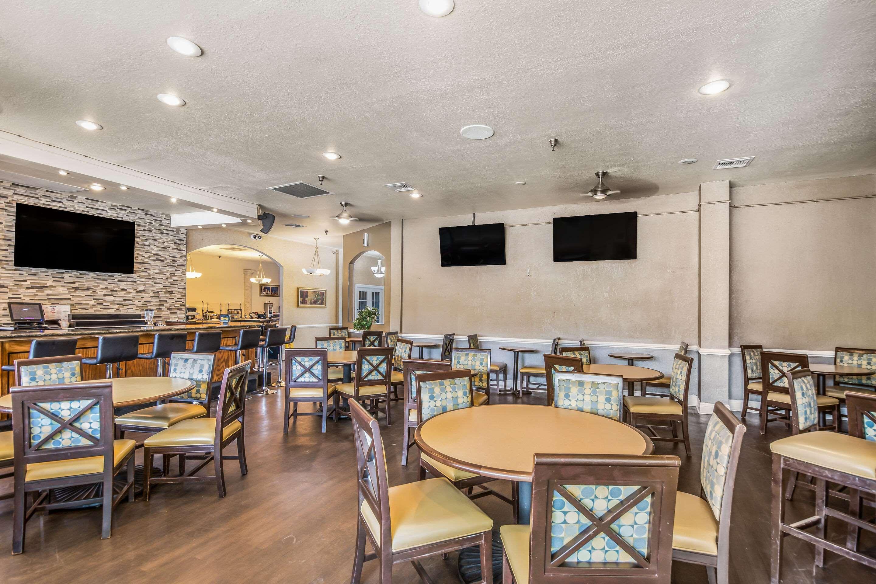 Clarion Inn & Suites Central Clearwater Beach Dış mekan fotoğraf