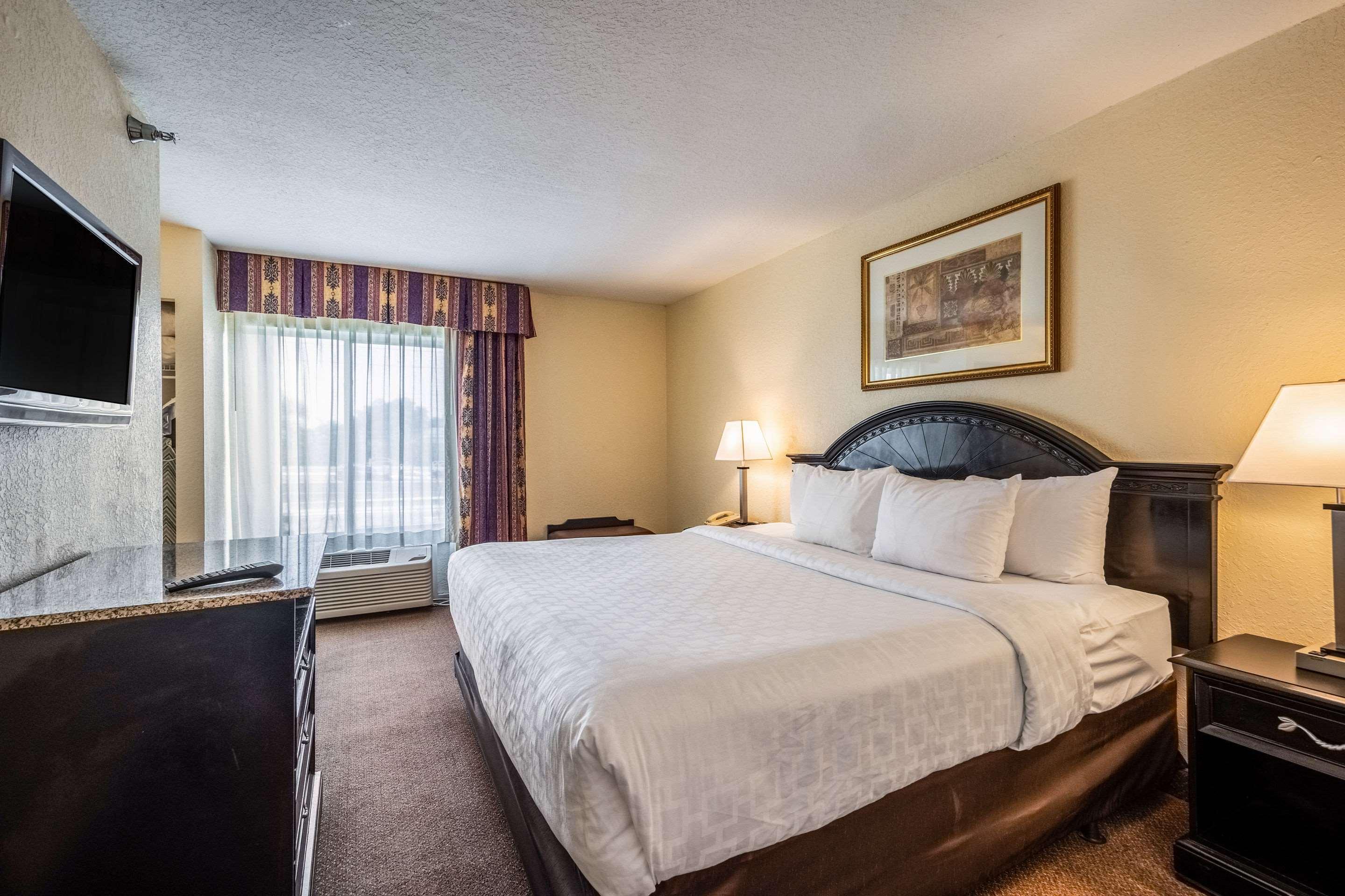 Clarion Inn & Suites Central Clearwater Beach Dış mekan fotoğraf