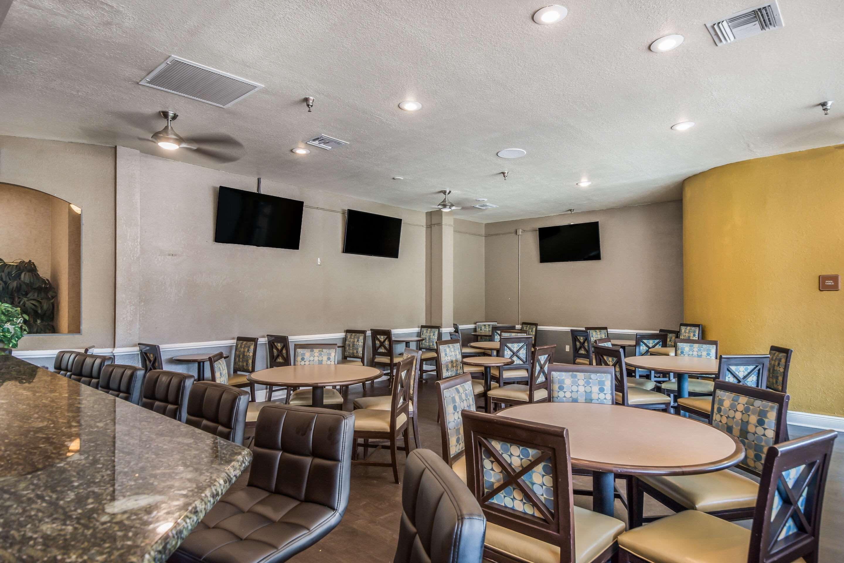 Clarion Inn & Suites Central Clearwater Beach Dış mekan fotoğraf