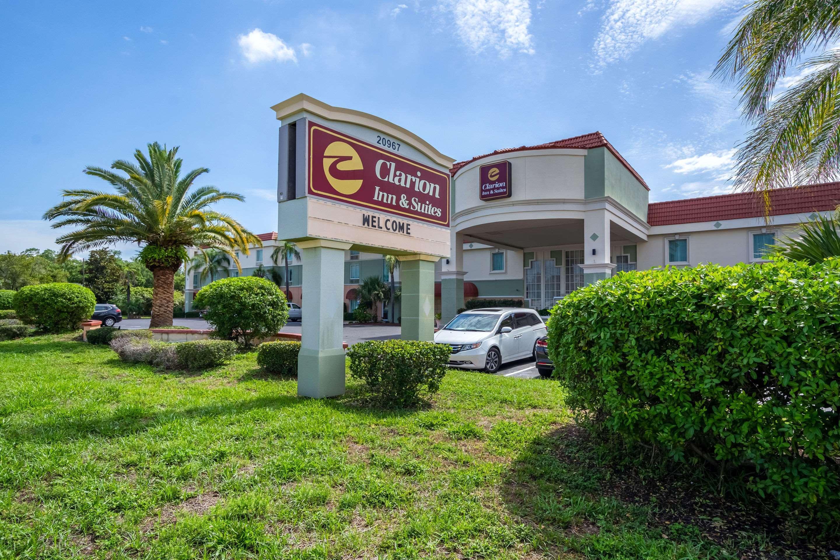 Clarion Inn & Suites Central Clearwater Beach Dış mekan fotoğraf