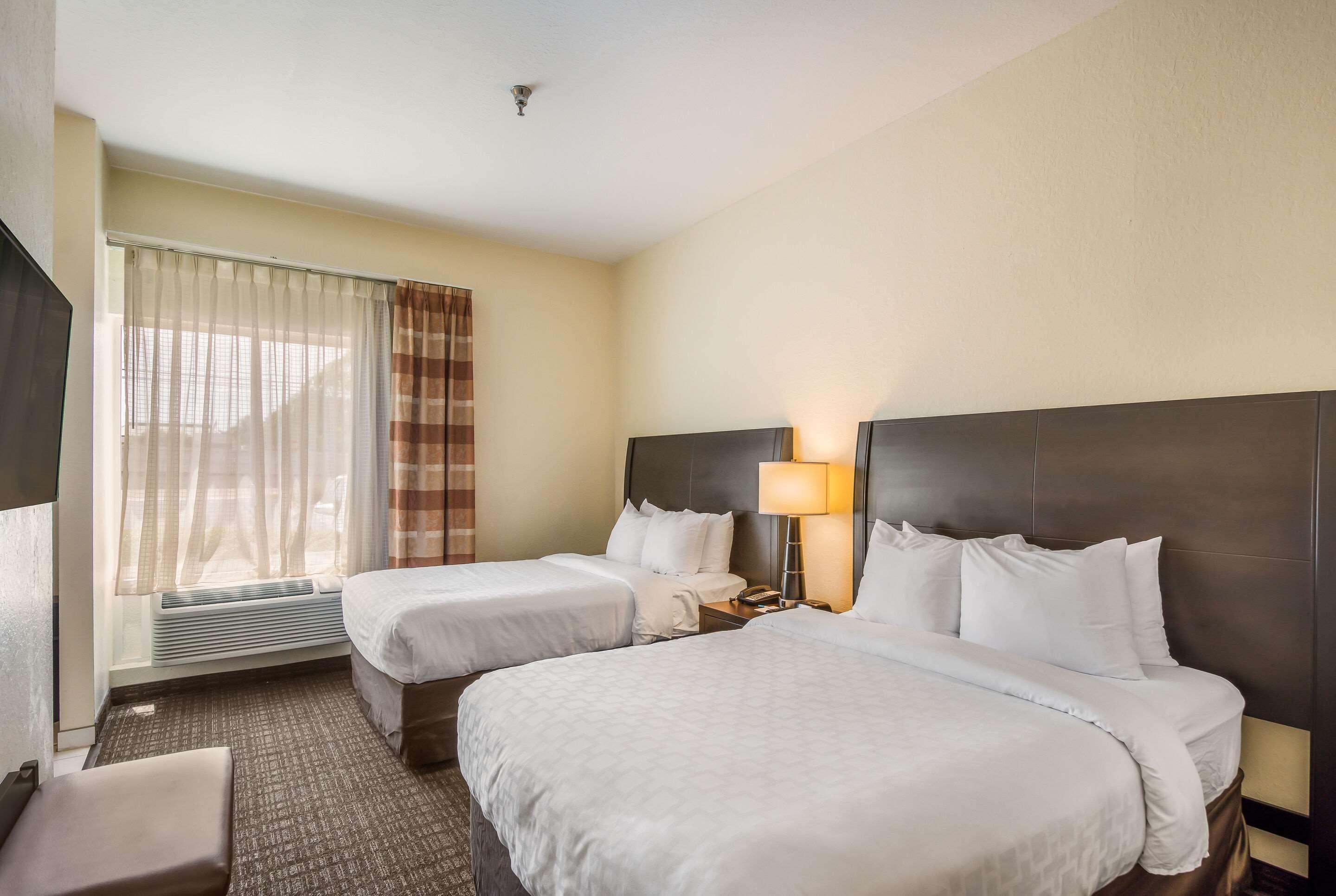 Clarion Inn & Suites Central Clearwater Beach Dış mekan fotoğraf