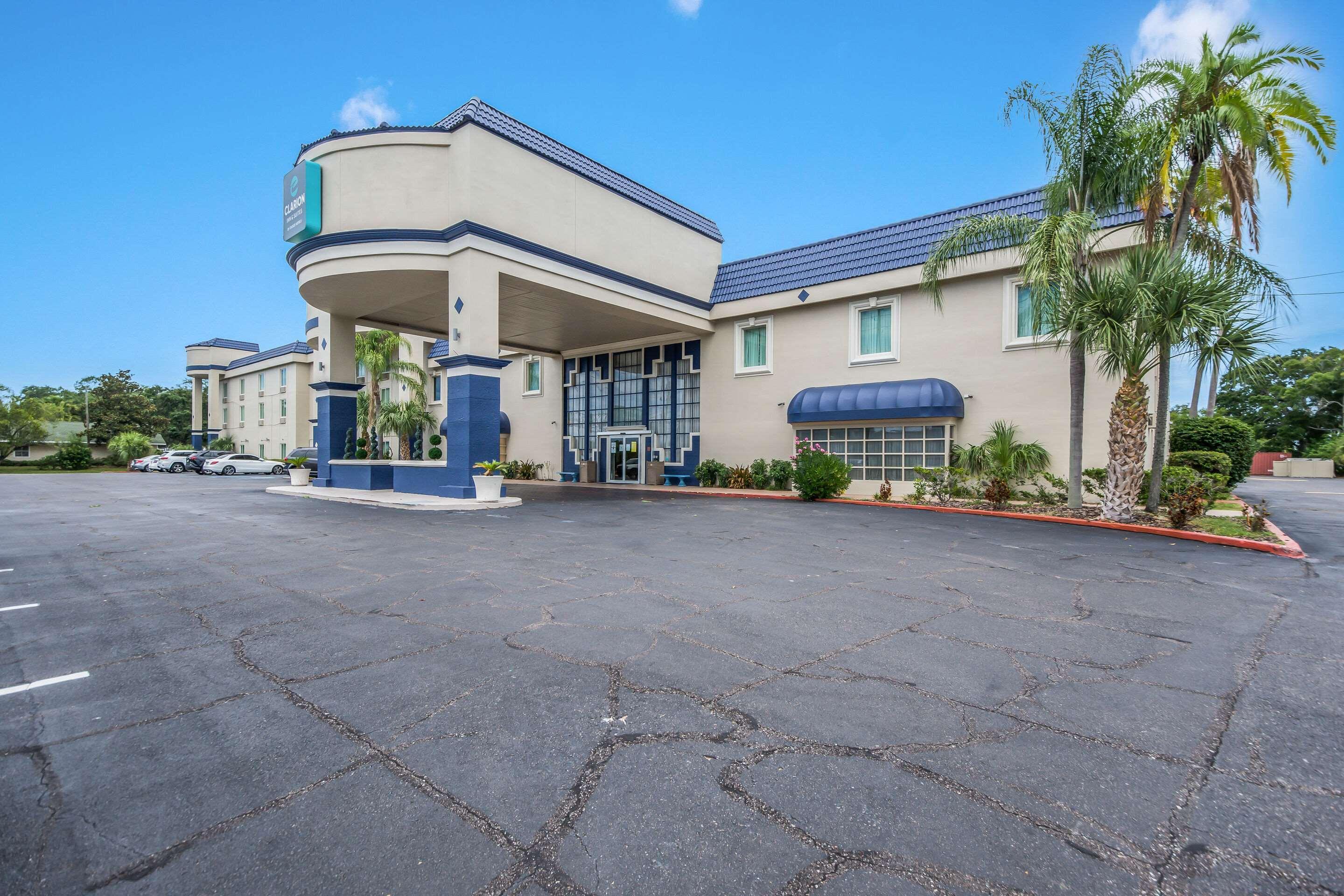 Clarion Inn & Suites Central Clearwater Beach Dış mekan fotoğraf