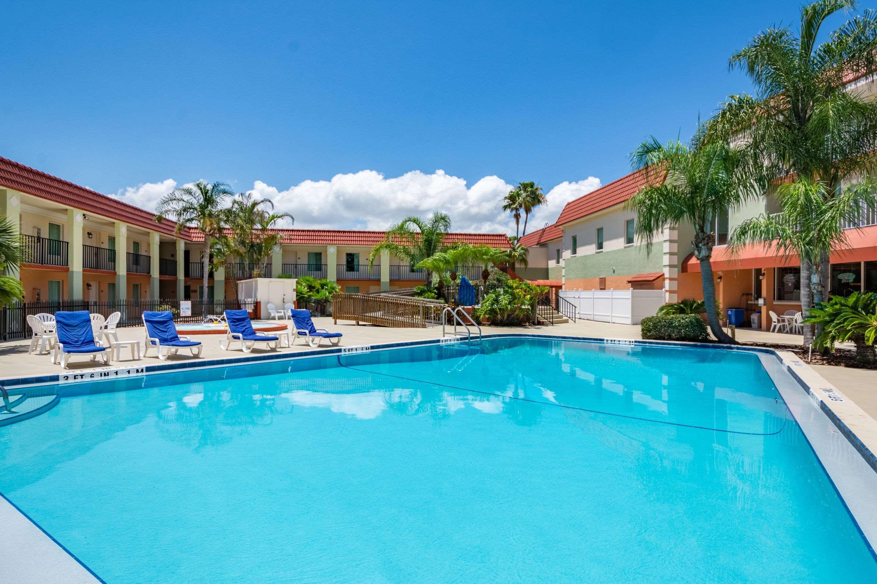 Clarion Inn & Suites Central Clearwater Beach Dış mekan fotoğraf