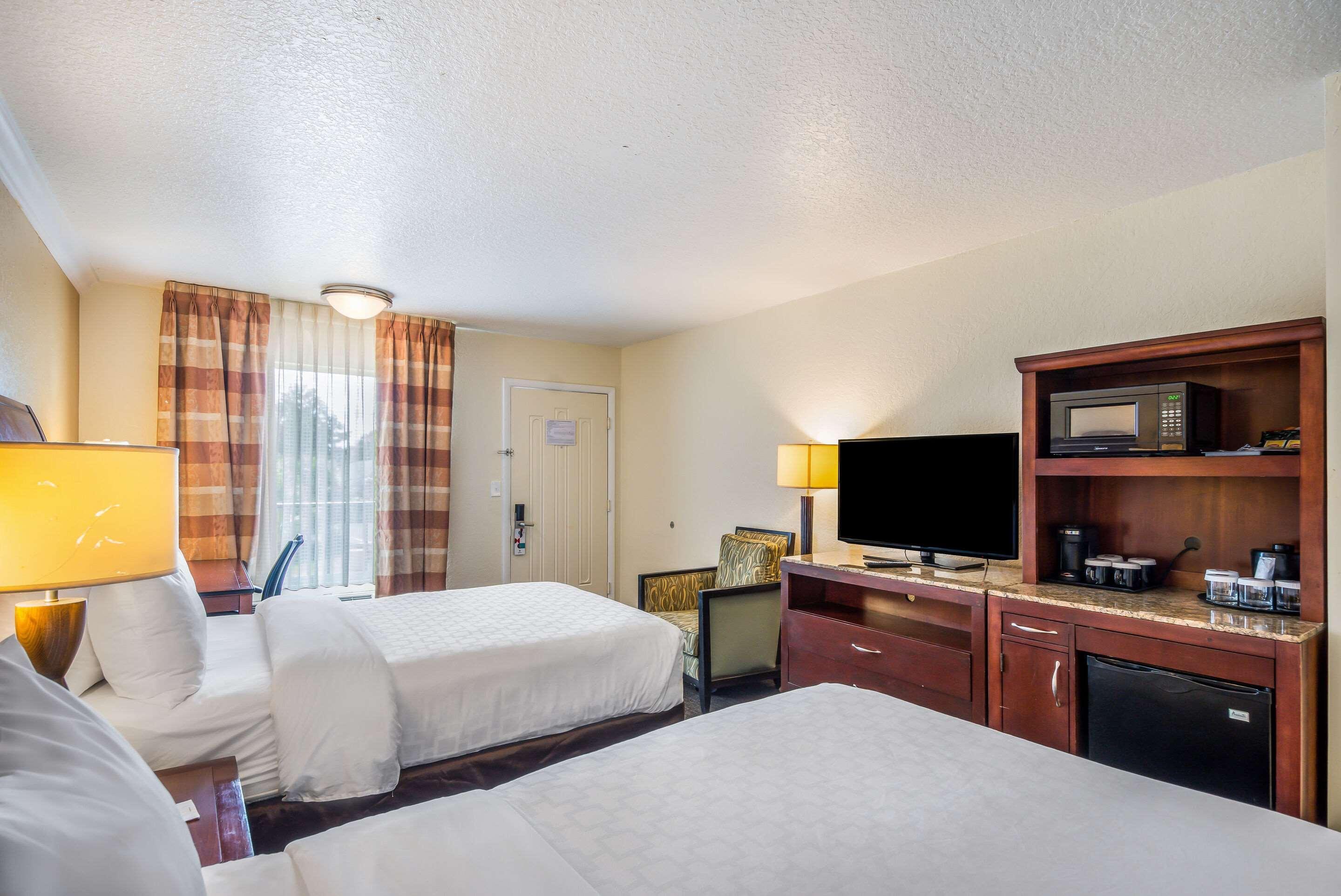 Clarion Inn & Suites Central Clearwater Beach Dış mekan fotoğraf